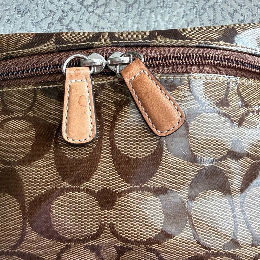 Coach Brown Signature Vanity Case - With COA - Picture 3 of 11